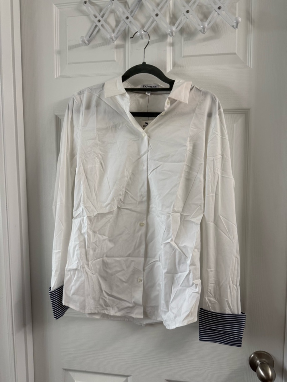 Express Ultimate Essential Shirt Fitted Cotton White Striped Cuffs Women’s M